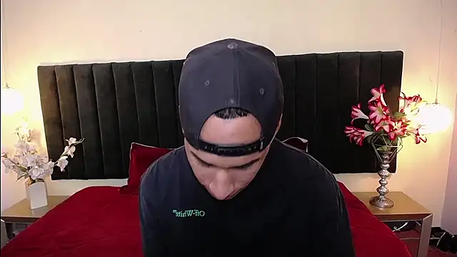 soft attraction online show from 11/14/25, 07:56