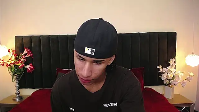 soft attraction online show from 02/23/26, 07:44