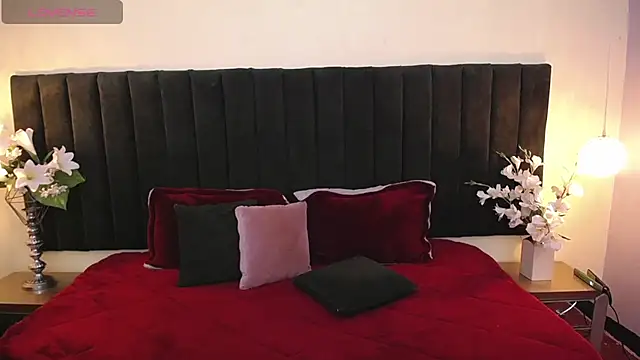 soft attraction online show from 04/15/26, 07:32