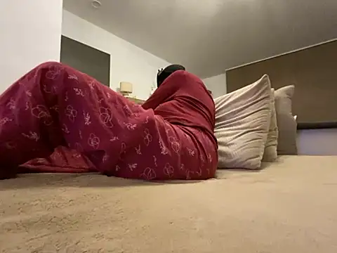 Marilou1983 online show from 09/12/25, 08:42