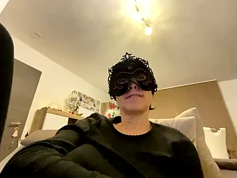 Snapshot of Marilou1983 chatting on 01/08/26, 09:28 Marilou1983 online show from 01/08/26, 09:28