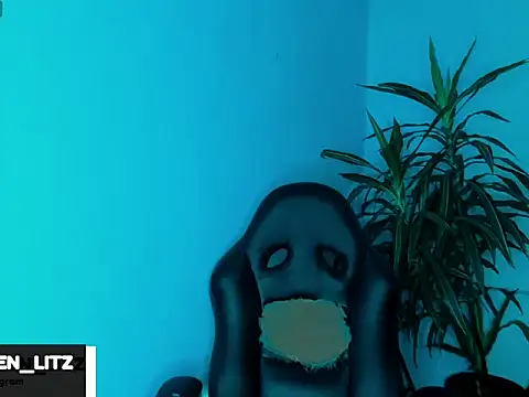 Snapshot of litz81 chatting on 04/06/26, 03:24 litz81 online show from 04/06/26, 03:24