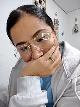 Snapshot of Sweet__Nurse1 chatting on 11/18/25, 04:33 Sweet Nurse1 online show from 11/18/25, 04:33