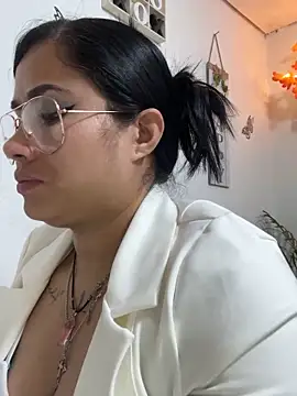 Snapshot of Sweet__Nurse1 chatting on 11/28/25, 11:29 Sweet Nurse1 online show from 11/28/25, 11:29