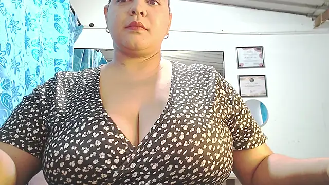 Snapshot of mia_donatto369 chatting on 09/22/25, 08:44 mia donatto369 online show from 09/22/25, 08:44