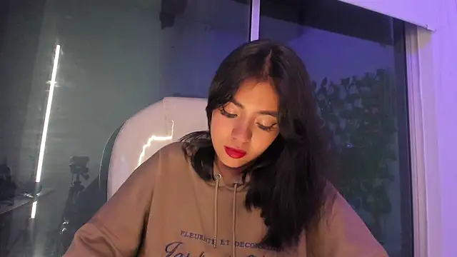 Snapshot of Vic_beckeer chatting on 01/10/25, 08:29 Vic beckeer online show from 01/10/25, 08:29