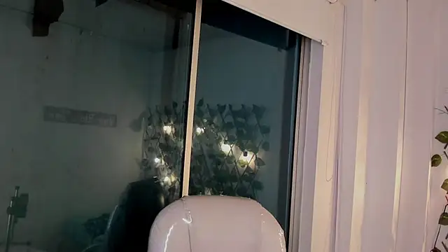 Snapshot of Vic_beckeer chatting on 03/11/25, 03:37 Vic beckeer online show from 03/11/25, 03:37