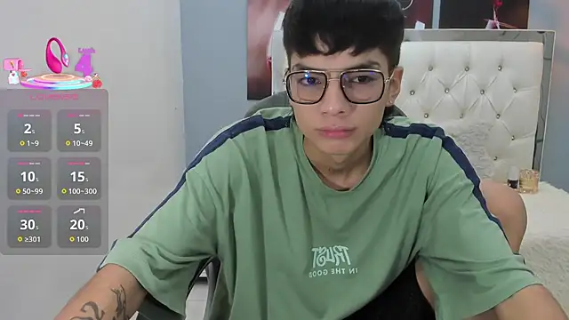 Snapshot of Noha_scott chatting on 04/17/26, 10:46 Noha scott online show from 04/17/26, 10:46