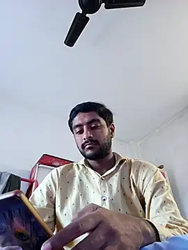 Snapshot of lm12334 chatting on 02/14/26, 05:04 lm12334 online show from 02/14/26, 05:04