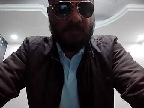 Snapshot of EthicalNight8 chatting on 12/14/25, 06:01 EthicalNight8 online show from 12/14/25, 06:01