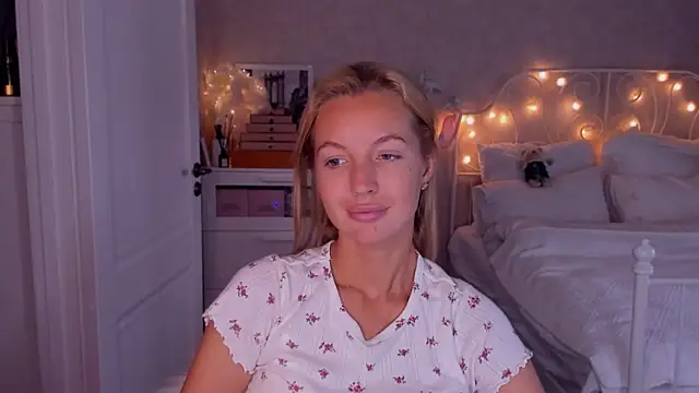 aestetick online show from 10/05/25, 09:51