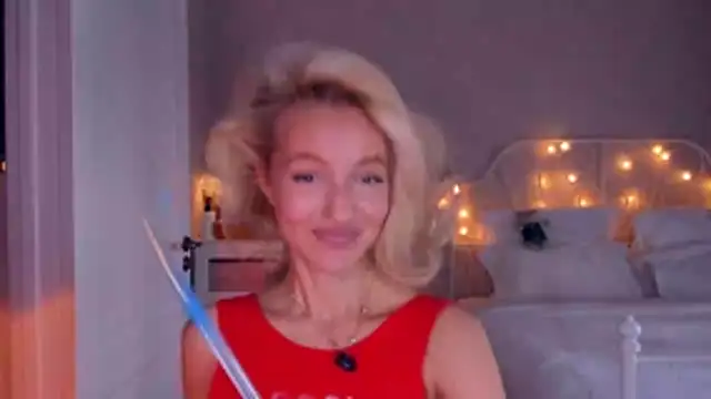 Snapshot of aestetick chatting on 04/01/26, 11:22 aestetick online show from 04/01/26, 11:22