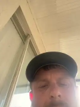 Snapshot of rocket8669 chatting on 04/01/26, 10:29 rocket8669 online show from 04/01/26, 10:29