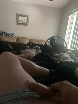 Snapshot of rocket8669 chatting on 04/05/26, 06:27 rocket8669 online show from 04/05/26, 06:27