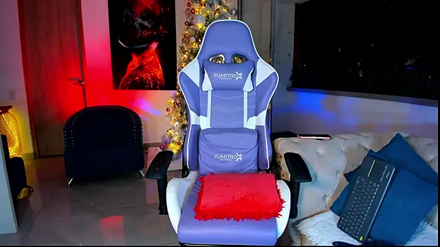 Snapshot of miss_sophie98 chatting on 01/08/26, 01:52 miss sophie98 online show from 01/08/26, 01:52