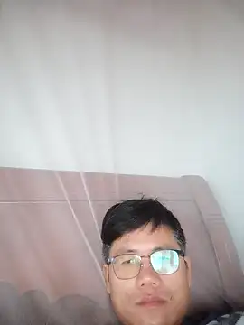 Snapshot of findagirlfriend chatting on 12/15/25, 01:10 findagirlfriend online show from 12/15/25, 01:10