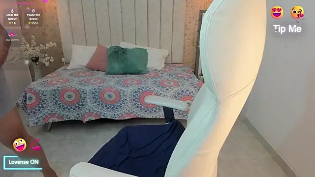 xelenagomez33 online show from 01/22/25, 12:06