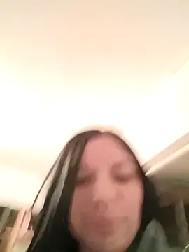 Snapshot of KaroKross26 chatting on 10/24/25, 03:41 KaroKross26 online show from 10/24/25, 03:41