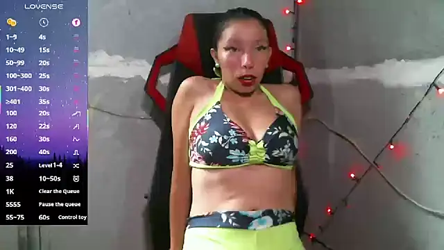 Snapshot of catalina_colombia chatting on 10/28/25, 02:42 catalina colombia online show from 10/28/25, 02:42