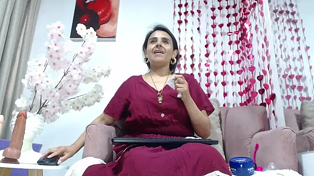  Marcela   online show from 02/10/25, 12:29