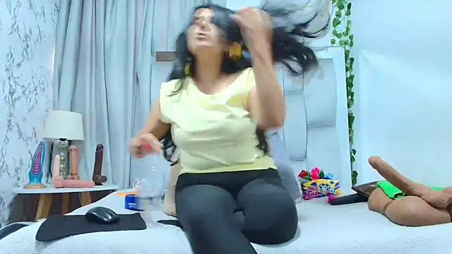  Marcela   online show from 10/16/25, 12:28