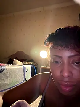 Snapshot of nolotymfcXo chatting on 11/17/25, 06:35 nolotymfcXo online show from 11/17/25, 06:35