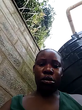 Snapshot of Xtra_bootie chatting on 09/19/25, 05:20 Xtra bootie online show from 09/19/25, 05:20