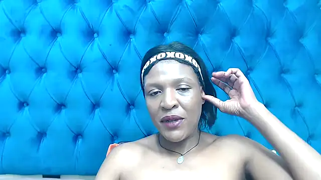 SpicyQueenxxxx online show from 04/03/26, 04:27