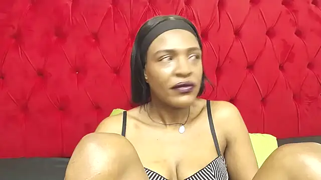 Snapshot of SpicyQueenxxxx chatting on 06/18/26, 06:46 SpicyQueenxxxx online show from 06/18/26, 06:46