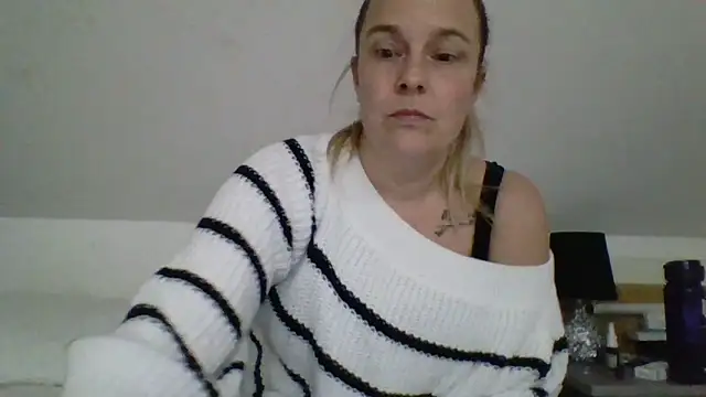 Snapshot of scrummymummy2 chatting on 03/14/26, 10:15 scrummymummy2 online show from 03/14/26, 10:15