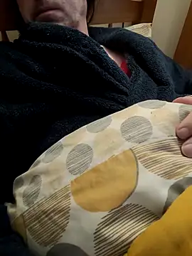 Snapshot of JulianJ50 chatting on 12/14/25, 08:52 JulianJ50 online show from 12/14/25, 08:52