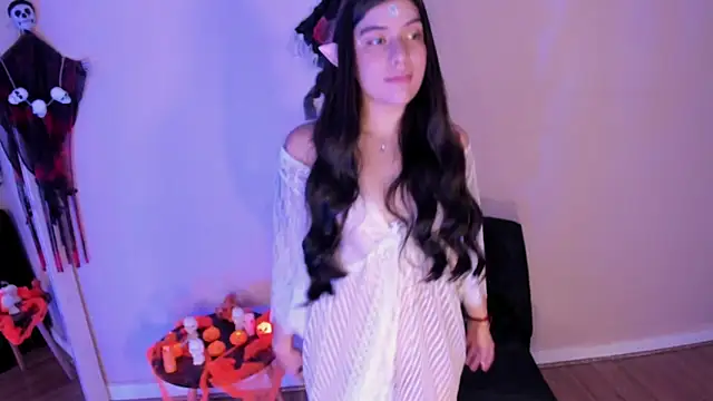 Snapshot of dakotaa__ chatting on 10/31/25, 08:32 dakotaa online show from 10/31/25, 08:32