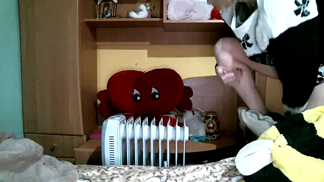 Snapshot of DennisXCaroll chatting on 01/14/25, 06:45 DennisXCaroll online show from 01/14/25, 06:45