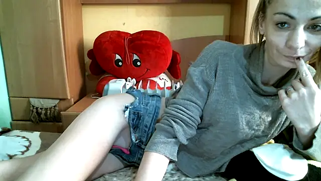 Snapshot of DennisXCaroll chatting on 01/16/25, 11:15 DennisXCaroll online show from 01/16/25, 11:15