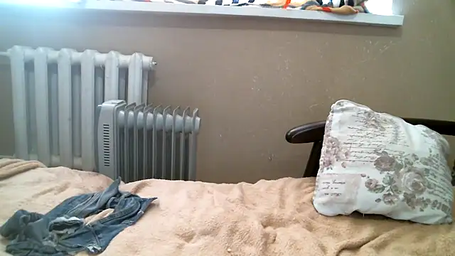 Snapshot of DennisXCaroll chatting on 03/06/25, 11:36 DennisXCaroll online show from 03/06/25, 11:36