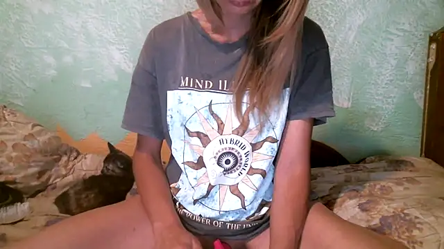 Snapshot of DennisXCaroll chatting on 09/20/25, 04:19 DennisXCaroll online show from 09/20/25, 04:19