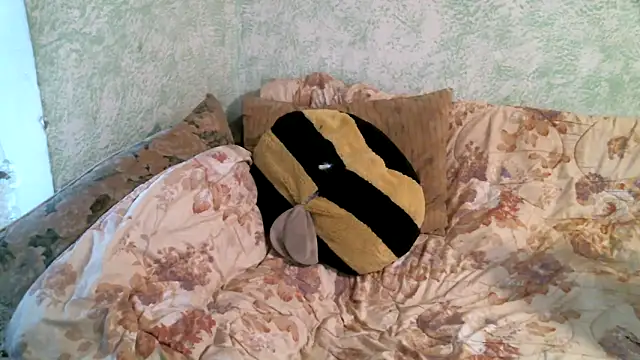 Snapshot of DennisXCaroll chatting on 04/16/26, 07:20 DennisXCaroll online show from 04/16/26, 07:20