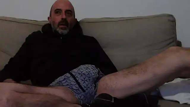 Snapshot of newsimo74 chatting on 12/26/24, 06:33 newsimo74 online show from 12/26/24, 06:33