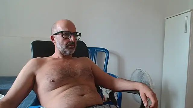 Snapshot of newsimo74 chatting on 09/13/25, 11:54 newsimo74 online show from 09/13/25, 11:54