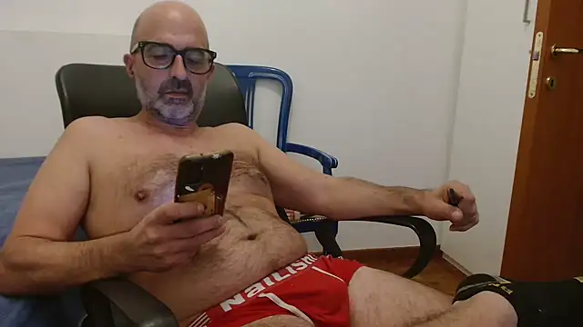 Snapshot of newsimo74 chatting on 09/23/25, 06:11 newsimo74 online show from 09/23/25, 06:11