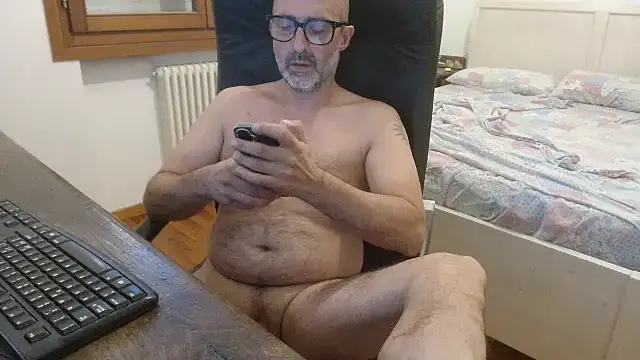 Snapshot of newsimo74 chatting on 07/26/26, 06:21 newsimo74 online show from 07/26/26, 06:21