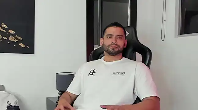 Dereck vega online show from 12/08/24, 12:29