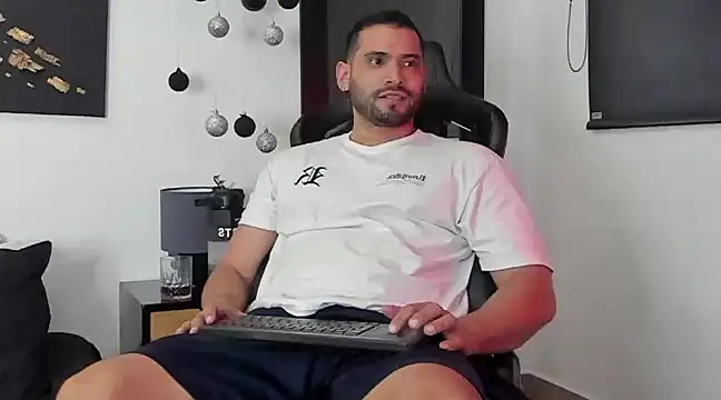 Dereck vega online show from 12/29/24, 08:37