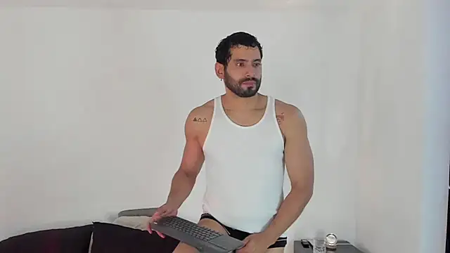 Dereck vega online show from 09/09/25, 08:52