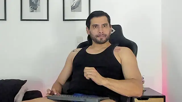 Snapshot of Dereck_vega chatting on 05/15/26, 09:44 Dereck vega online show from 05/15/26, 09:44