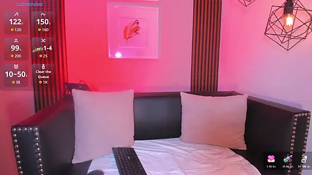 Nahiajhonson  online show from 12/04/25, 01:31