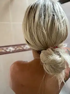 SamaraJay1 online show from 12/18/24, 01:02