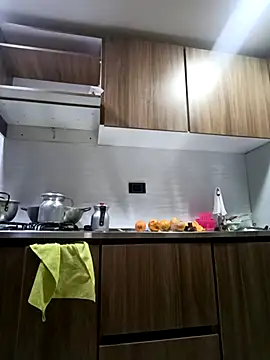 coral smitth online show from 10/16/25, 06:42