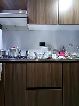 coral smitth online show from 12/17/25, 07:20