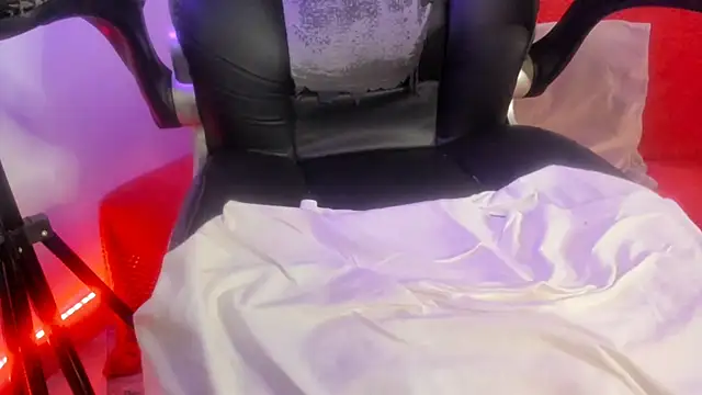 iambrihana online show from 02/13/25, 01:08